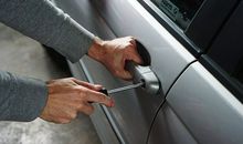 梦见家里的钱被偷走