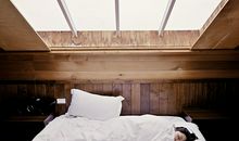 梦见老婆在我家尿床