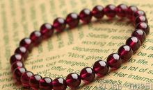 石榴木命适合佩戴什么材质的手链