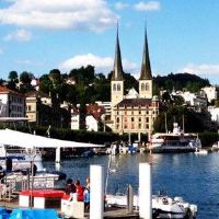 八个角色的明显特征是什么特别好的生活？