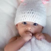 2022年11月19日，出生的女婴婴儿Wenya手机名称推荐