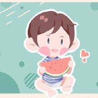 在众神诞生的第一个月出生的女孩靠近衣服。