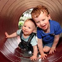 2022年10月27日，出生的男孩五行萤火虫被命名