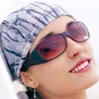 脚型正在观看丰富的生活或生活差。