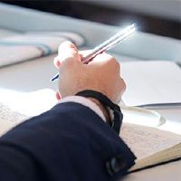 2022年4月，在第三年的第三天，适合签订合同合同？