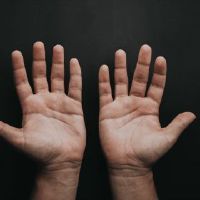 什么位置是手中的财富？ 2022是床垫金融财富？