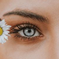 什么是较低的眼睑跳？