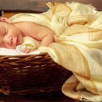 在2022年，农历日历出生于7月，老虎女婴儿交付