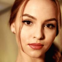 这个女孩的鼻子代表了什么？是鼻子吗？好吗？