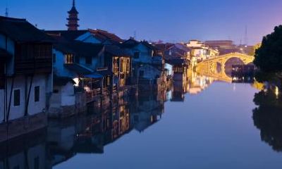 2020年农历腊月二十五出生的男婴因缺乏金属性而选择五行属金的字作为命名元素