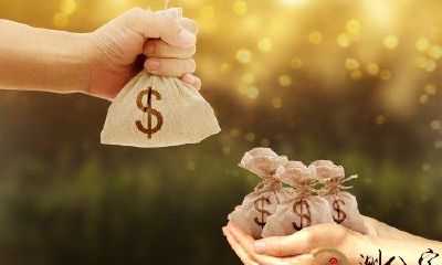 今晨梦见自己慷慨捐赠他人5000元钞票，留下深刻印象的细节在梦境中回荡！