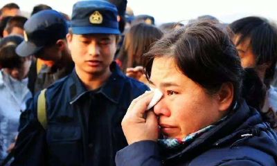 在梦中见到母亲抽泣，心情纠结，难忘刻骨的噩梦体验