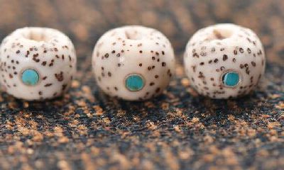 如何巧妙地用手盘着星月菩提子？