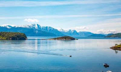 如何为2019年5月1日出生的女婴起一个符合五行缺金要求的名字？