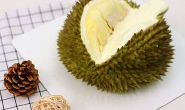 夫妻卧室装饰的小技巧：如何选择适合挂在床头墙上的艺术画，以提升家庭财富旺气水平？