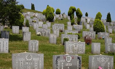 2022年农历五月，据传统哪些日期适合进行安葬出殡？在白天还是晚上进行下葬更为合适？