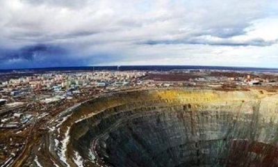 在梦中经历到自己陷入无底深渊的深刻体验