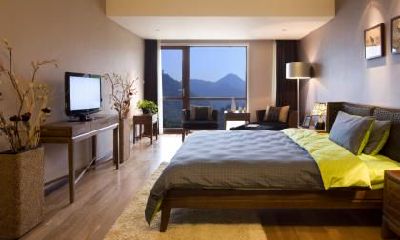 这天是2023年农历闰二月二十六日，根据传统习俗，此时适宜进行安床仪式吗？