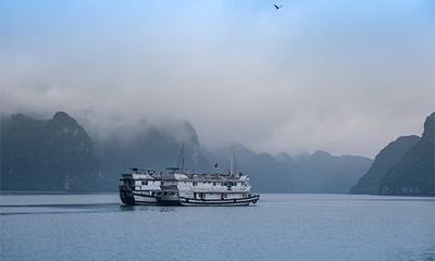 2023年农历二月二十二日，根据农历算法，对于出生于卯年且日柱为癸的人来说，是否适宜开展重要事务？