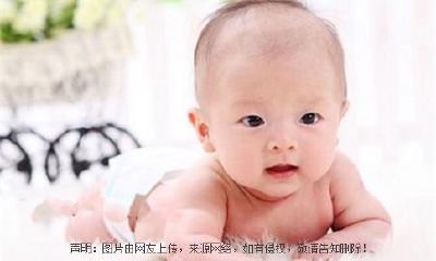 一个男孩带着水和木头的名字，具有壮阔气息