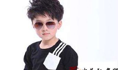 2018年男孩单字名字推荐：选择两个字的精美男孩名字