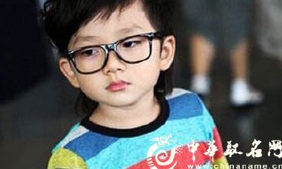 2018年最受欢迎的古风男孩起名大全，汇集了众多优美动听的古风男名字！