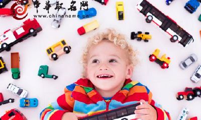 2018年最好的左姓男孩起名建议- 推荐具有创新性，吸引力和优雅的姓左男宝宝名字