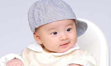 到底应该取傅姓男孩的最新名字是什么？