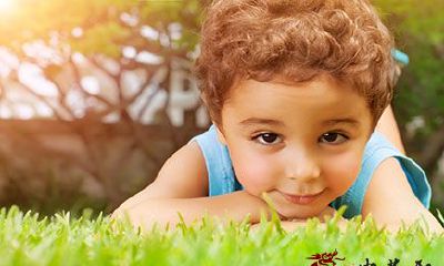 2017年鸡年男婴取名指南：阳光般惹人爱的男孩命名全攻略