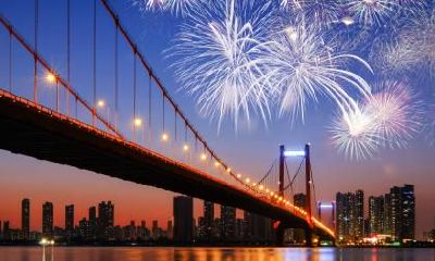 未来三年内的2023年元旦晚会庆祝日期将是什么？有哪些独特的庆祝活动可以参与来欢度元旦呢？