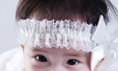 如何在考虑新生婴儿的生辰八字的情况下选择合适的名字？