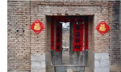 在大门上挂一样东西，户主越住越有钱，穷人都能富三代