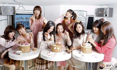 梦见很多人在一起吃面条