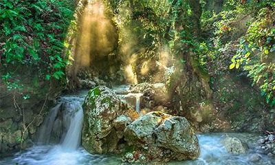 山头火命最怕什么水命？山头火命最怕什么命人？