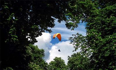 本命年戴红绳什么讲究？本命年红绳能带脚上吗？