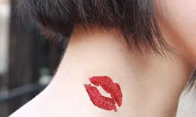 梦见女生亲我的嘴