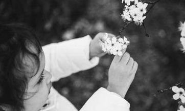 妈妈姓常爸爸姓白取名女孩