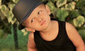 2023年闰二月初六出生易姓男孩名字