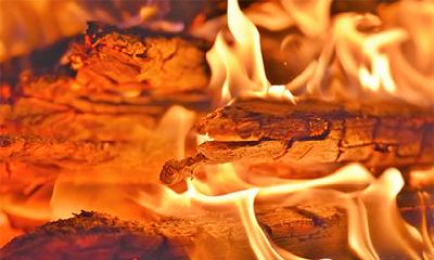 大林木命和炉中火命婚配好吗？炉中火和大林木谁旺谁？