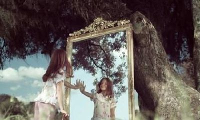 梦见在浴室镜子上印字