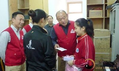 梦见同学看来自己