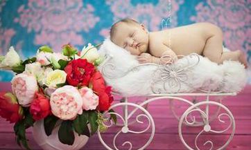 2023年冬月初八出生钟姓女孩名字叫什么