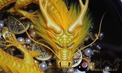 梦到金龙的身上发亮