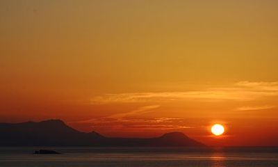 2022壬寅虎年四月初二去烧香祈福好吗？