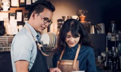 出生在普通农村，靠自己打拼开餐饮店，八字看未来发展会怎样？