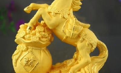 哪几个吉日出生的属马人，一生荣华富贵命，越老越风光！