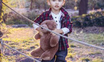 何姓男孩名字2023年6月21日出生的