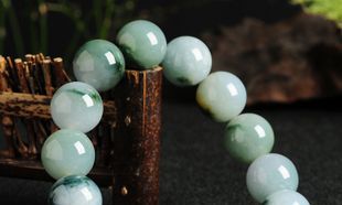 梦到捡到翡翠珠佛珠