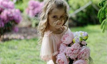 刘姓女孩名字2023年12月18日出生的