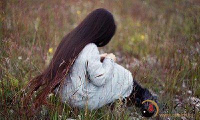 梦到自己长发飘飘